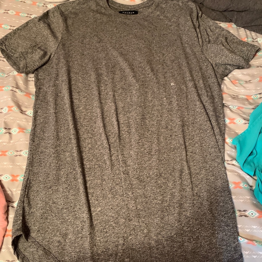 Grey t shirt